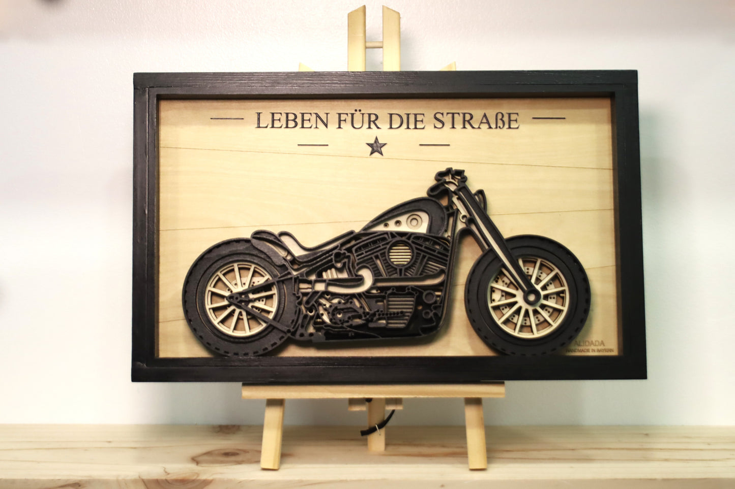 Motorrad Wandbild aus Holz – Personalisierbar